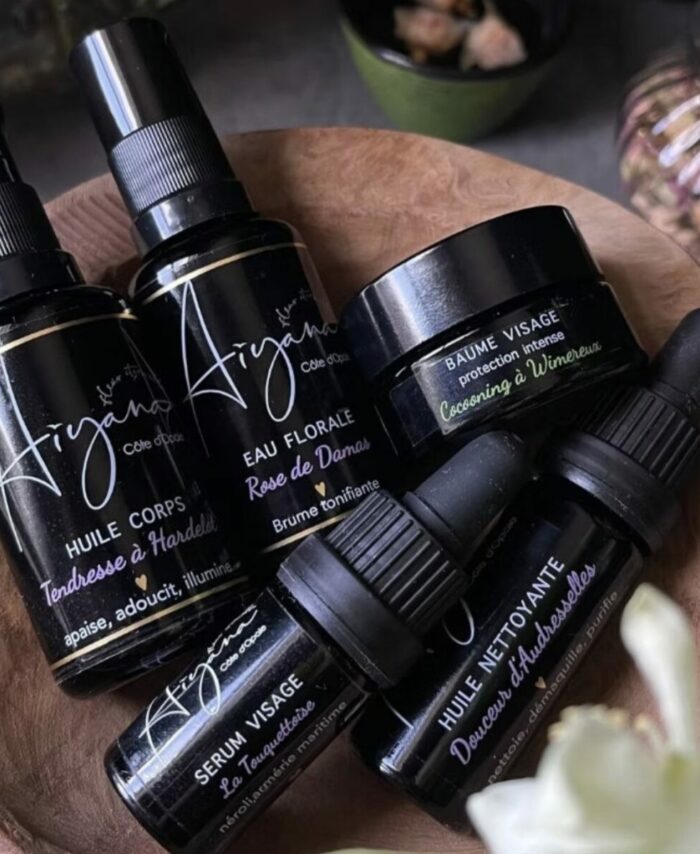Coffret cadeau cosmétique bio Femme Le temps d'une lunaison Aiyana, rituel complet de soins naturels et artisanaux de la Côte d'Opale Coffret cadeau cosmétique bio Femme Le temps d'une lunaison Aiyana, rituel complet de soins naturels et artisanaux de la Côte d'Opale