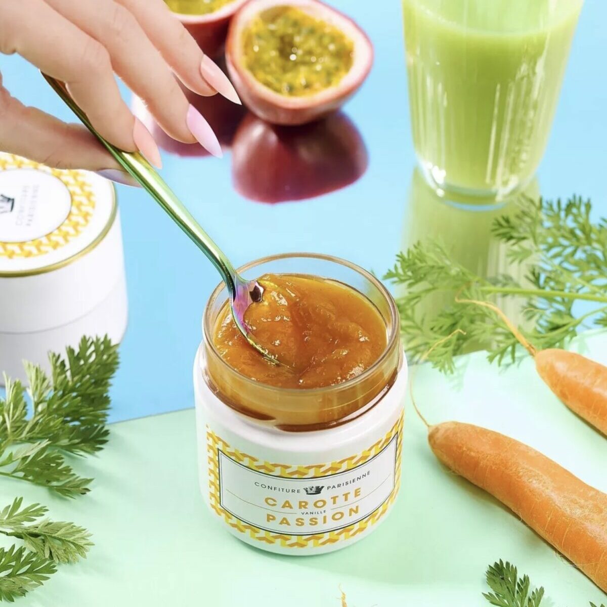 Pot de 100g de confiture artisanale Carotte, Fruit de la Passion et Vanille par Confiture Parisienne.