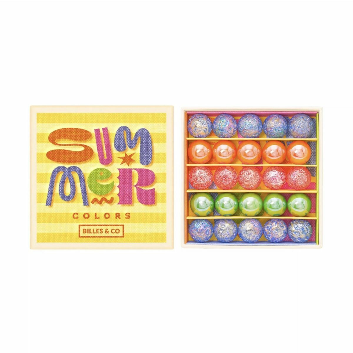 Coffret de 25 billes multicolores Billes & Co. présenté dans une boîte compartimentée avec des illustrations artistiques.