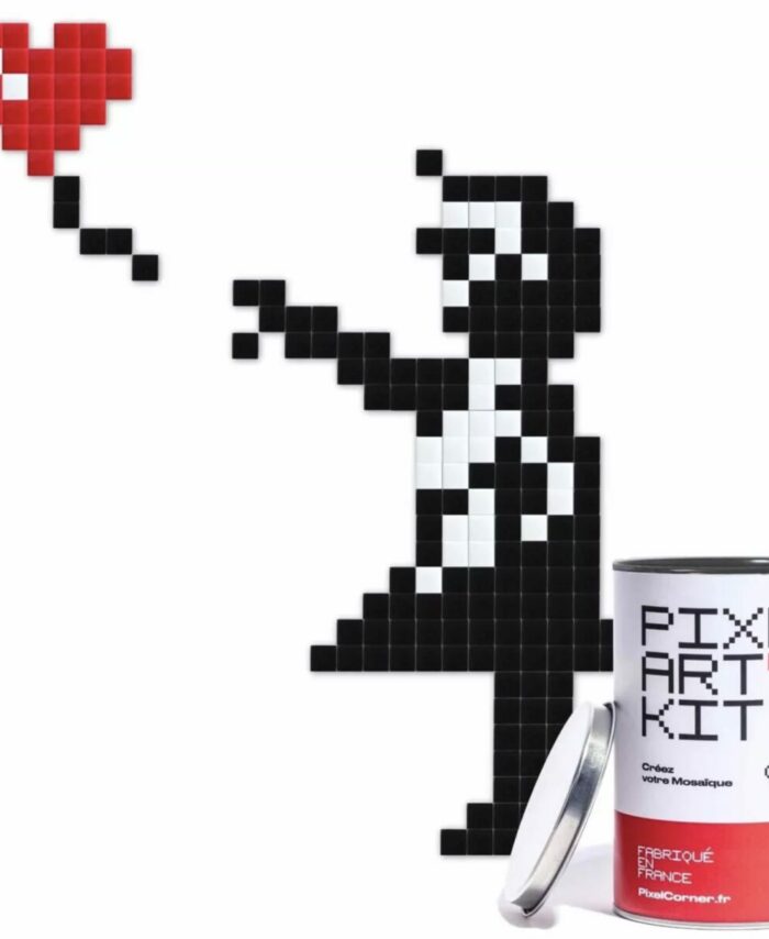 Kit Pixel Art mural Big Girl with Balloon Pixel Corner – boîte et mosaïque assemblée sur fond blanc