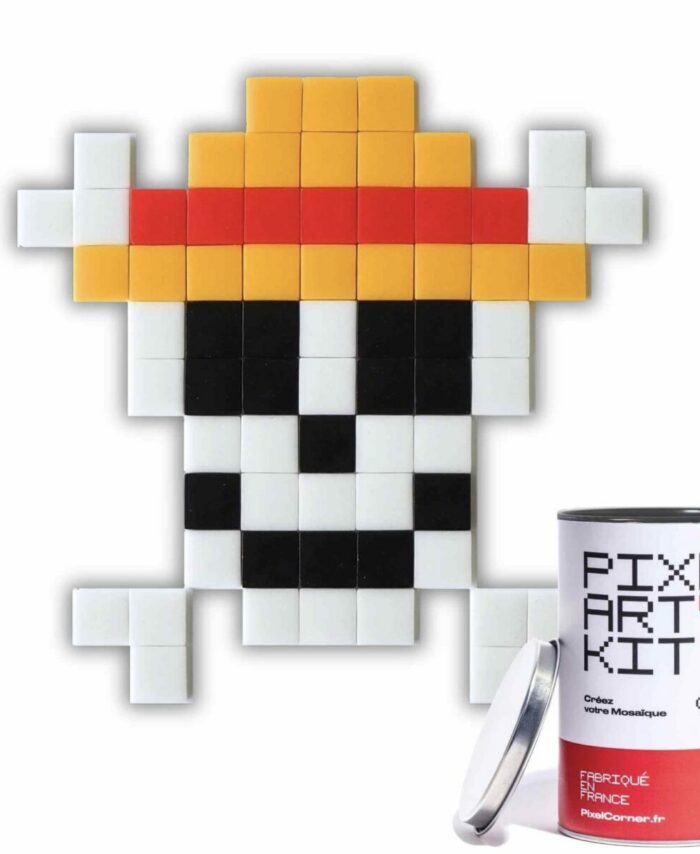 Kit Pixel Art Pirate Pixel Corner – mosaïque crâne One Piece jaune rouge noir et blanc avec boîte