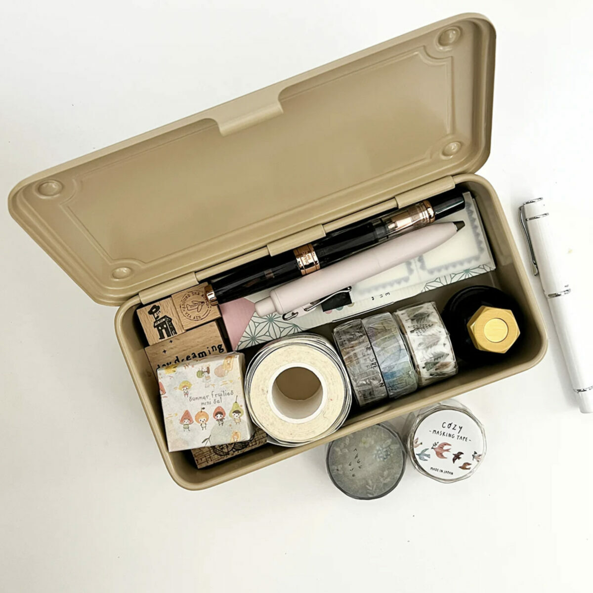 Boîte Toyo Steel T190, beige