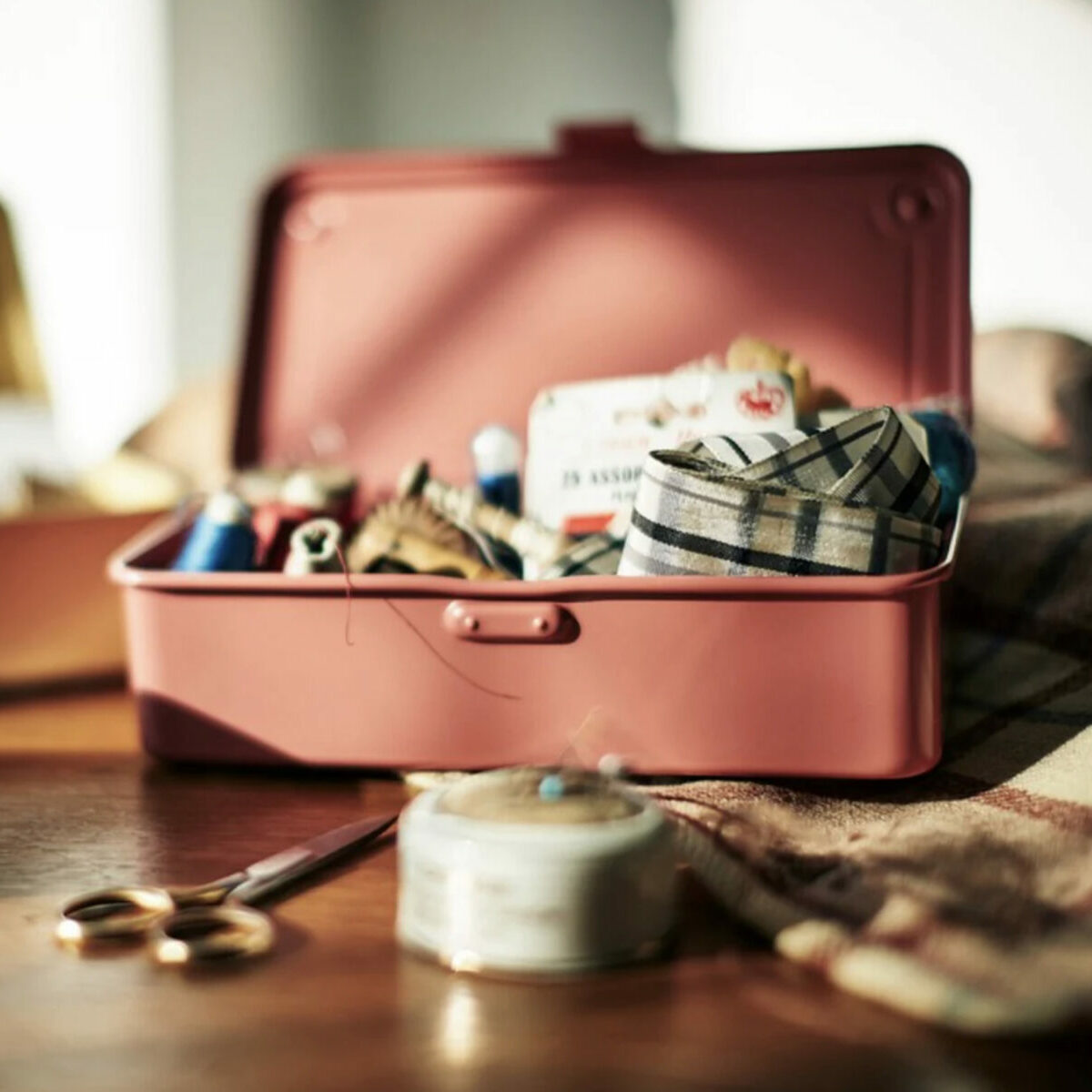 Boîte Toyo Steel T190, corail
