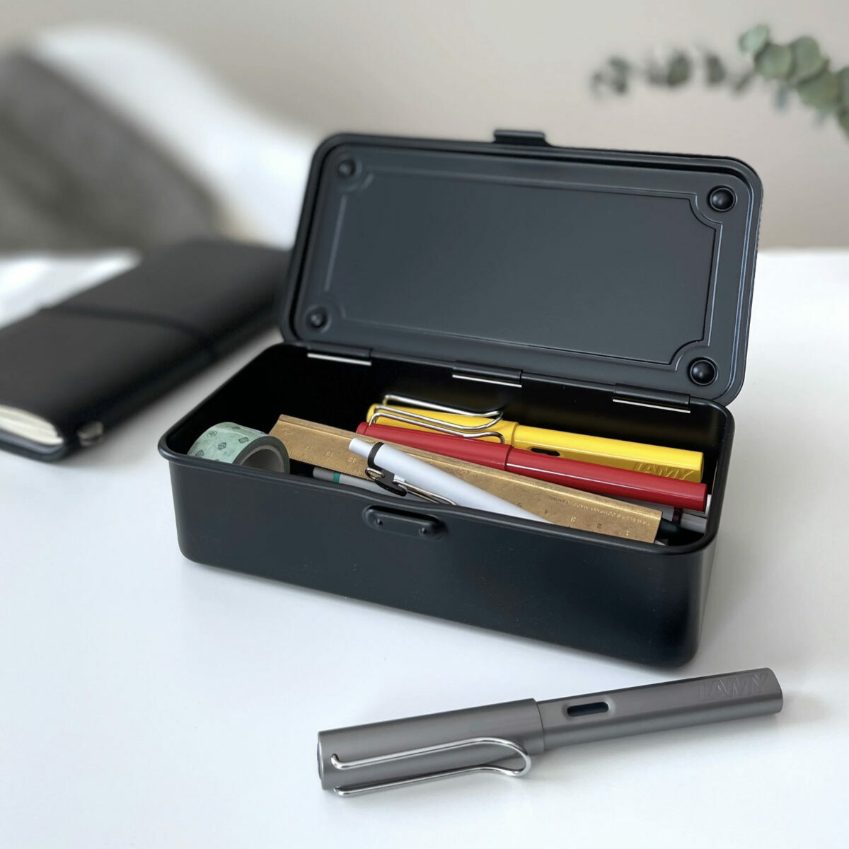 Boîte Toyo Steel T190, noire ouverte