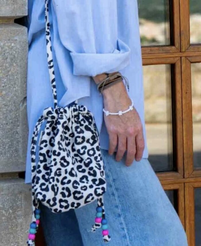 Mini Sac ‘BILLIE’ Graou Greige - porté