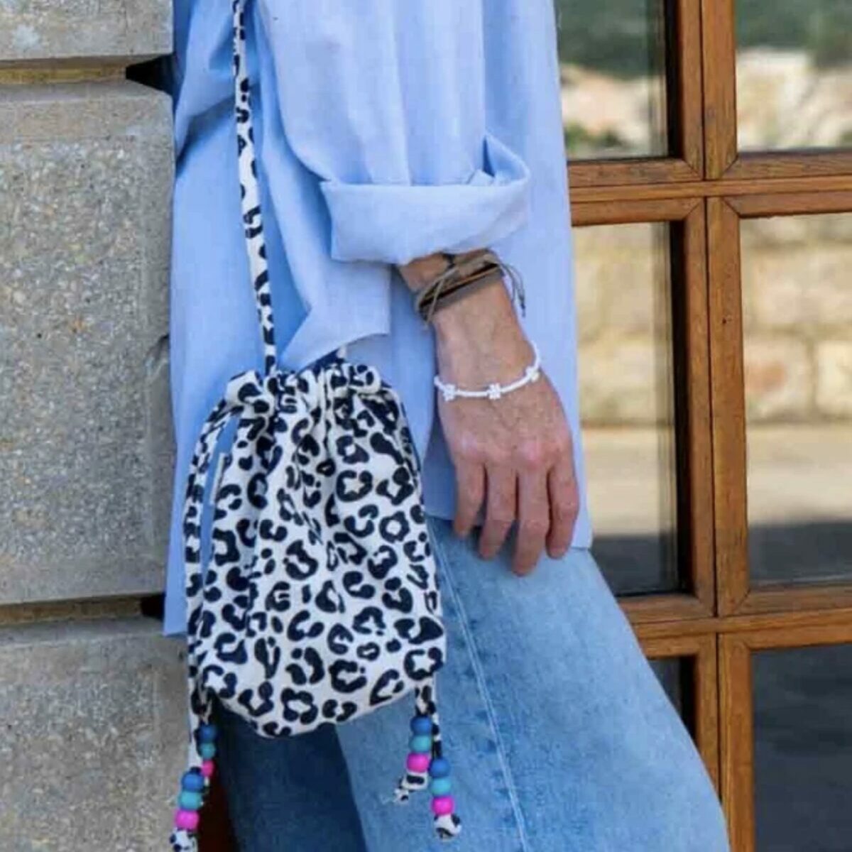 Mini Sac ‘BILLIE’ Graou Greige - porté